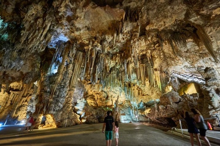 Nerja Grotten